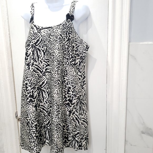 NWT|Black & White Animal Print Nightgown 2pcs-Set - Picture 3 of 10